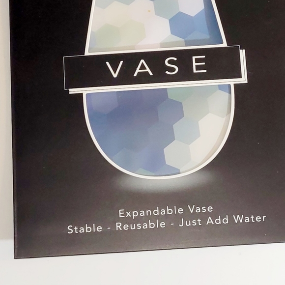 Modgy Expandable Vase, BizzyB Design 66138, Store Flat - Picture 2 of 7